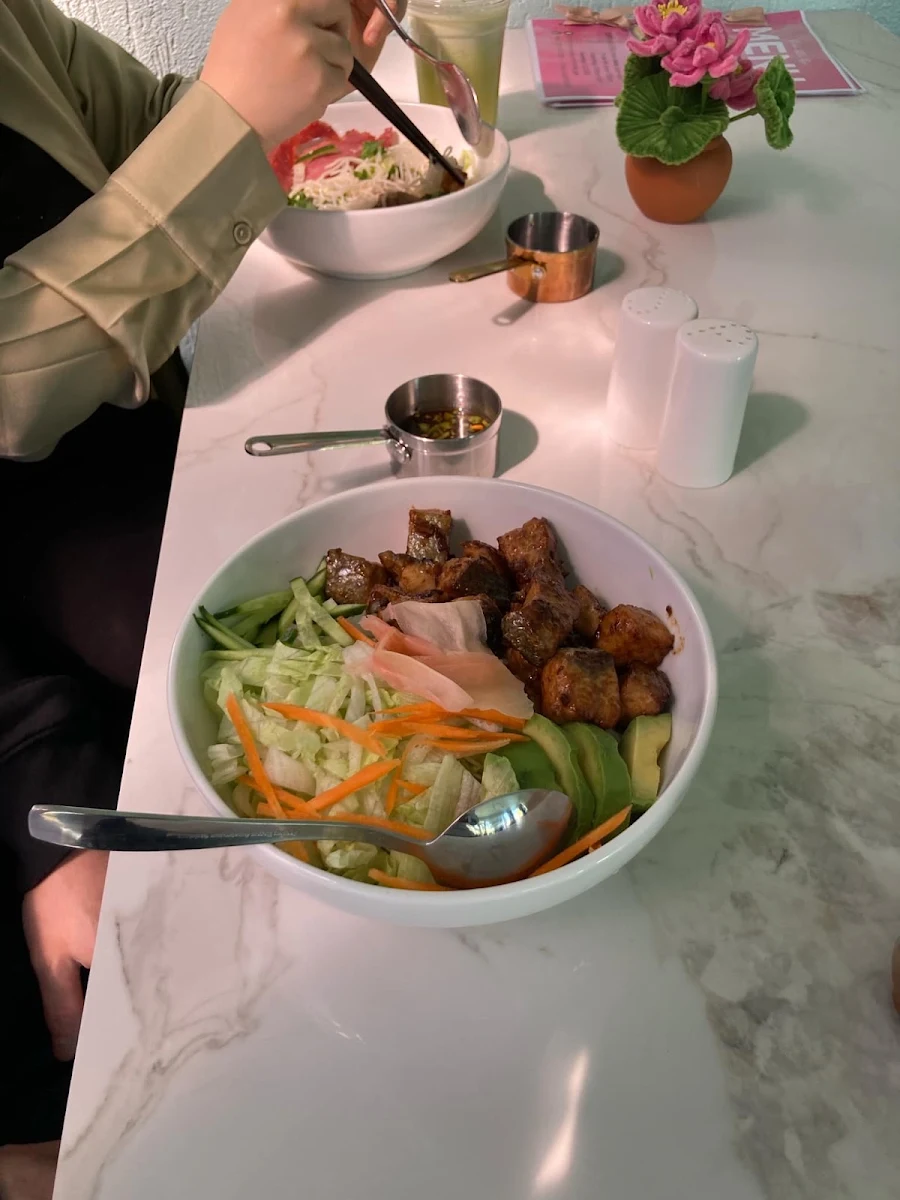 Highlights, Pinks Lotus Cafe