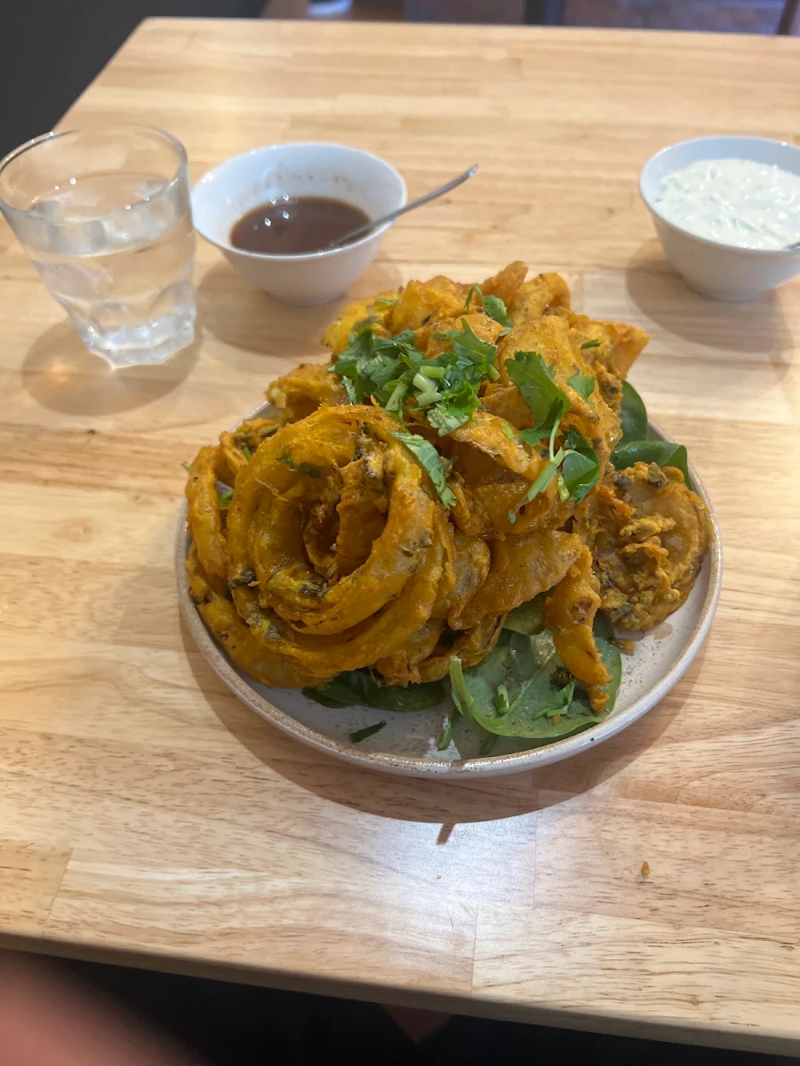 Onion Bhaji 6 Pieces Per Serve
