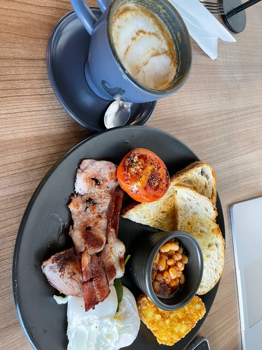 Highlights, Bowen Arrow Cafe