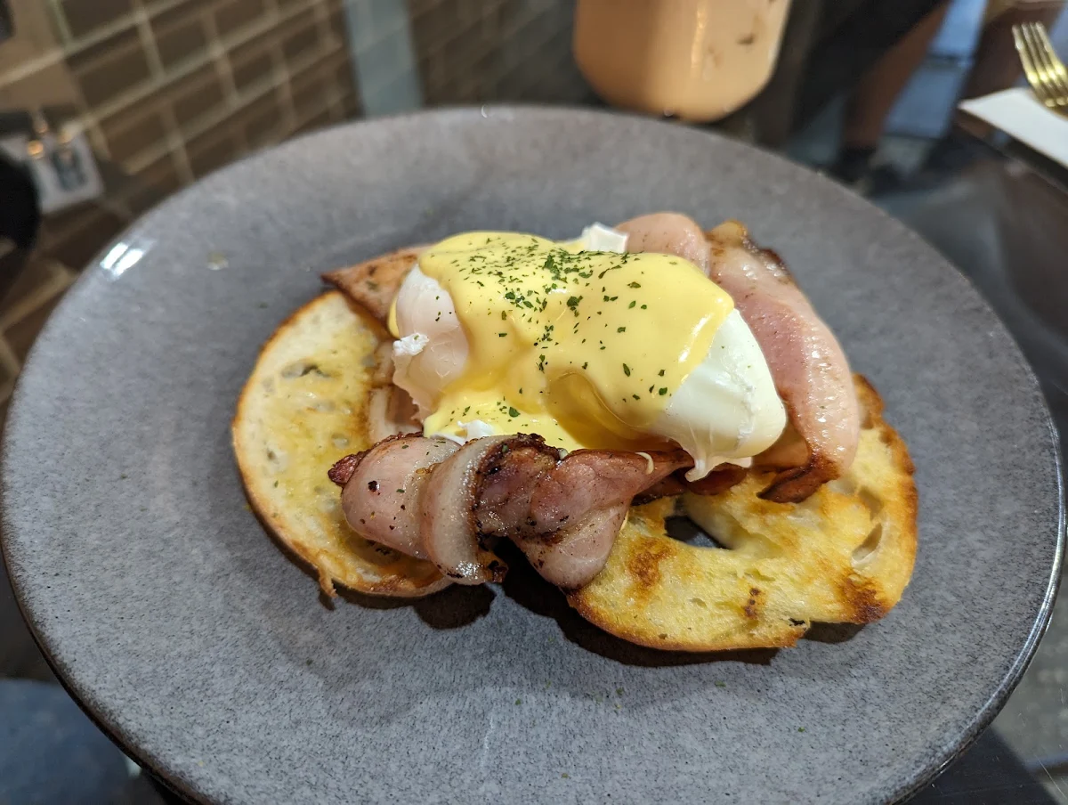 Eggs Benedict