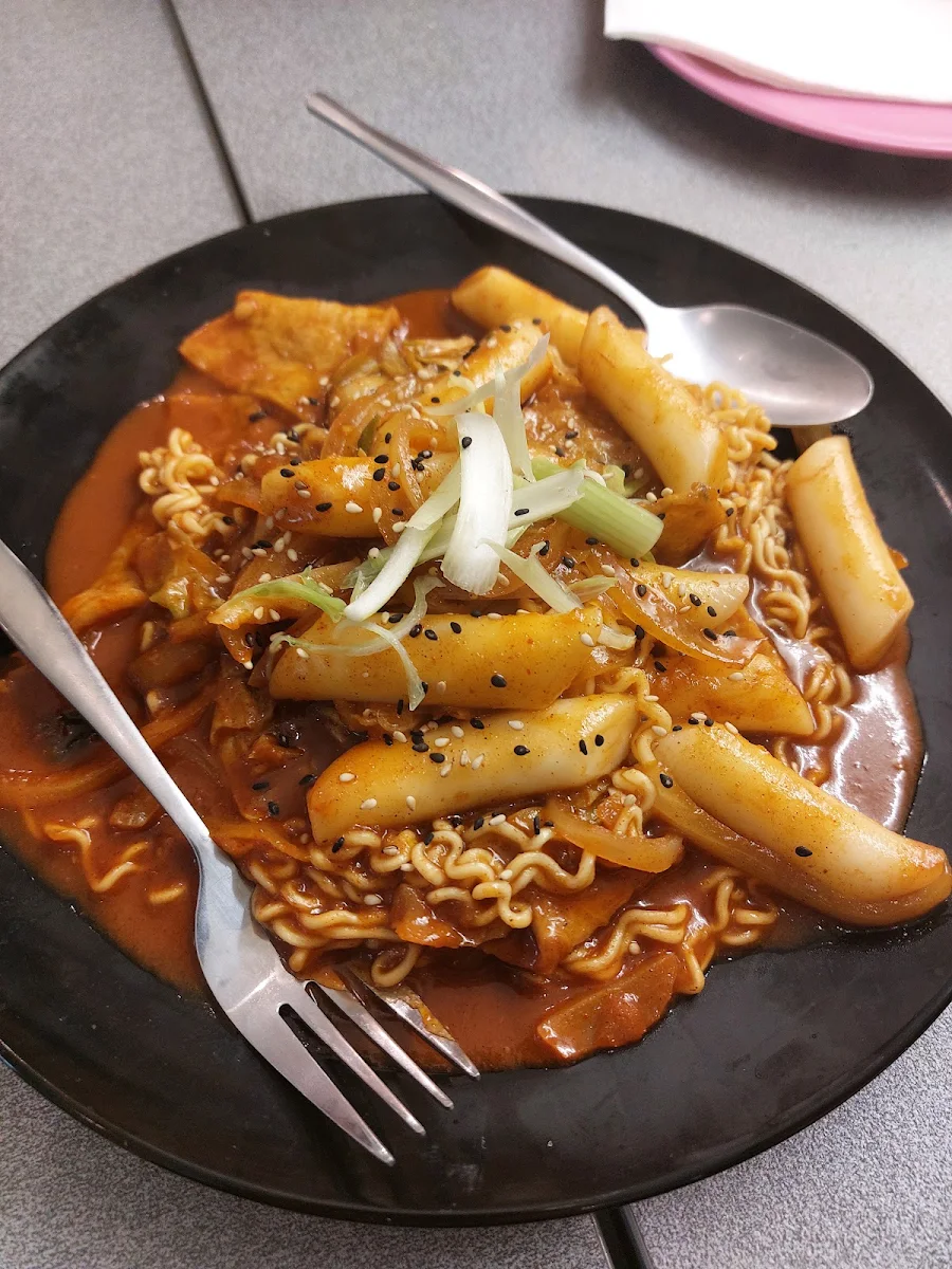 Topokki - Stir-Fried Rice Cake with Gochujang Medium Spicy