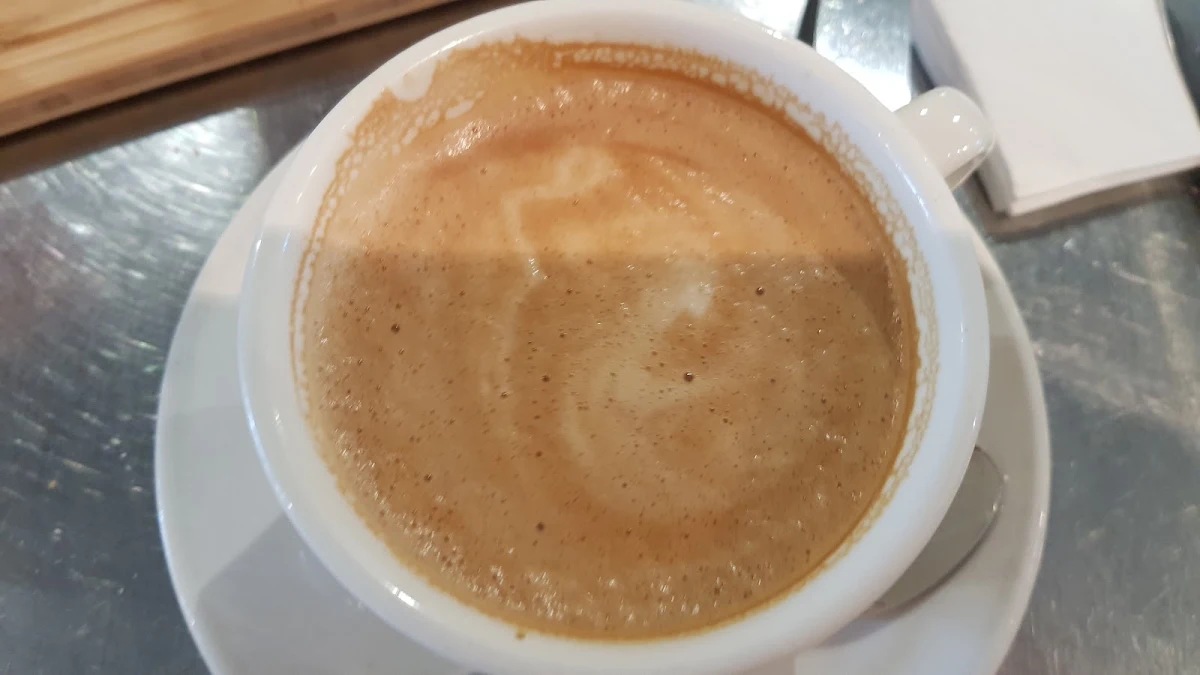 Flat White, Bowan Isla
