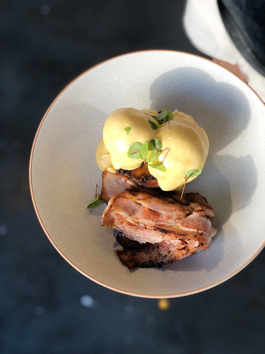 Eggs Benny, Refinery Coffee