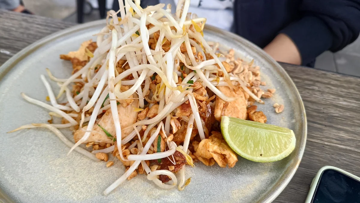Pad Thai, Refinery Coffee