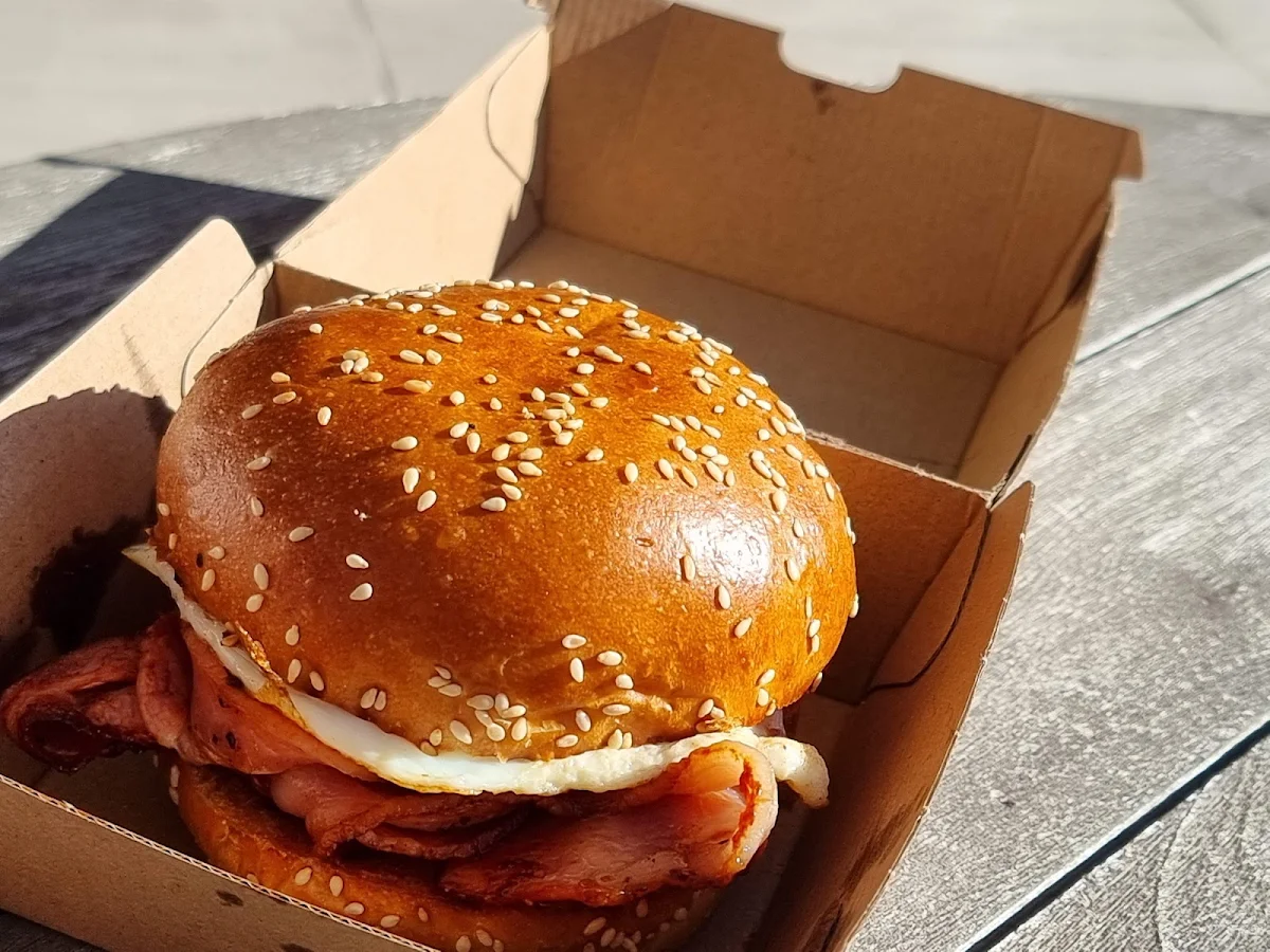 Bacon & Egg Roll, Becker & Co.