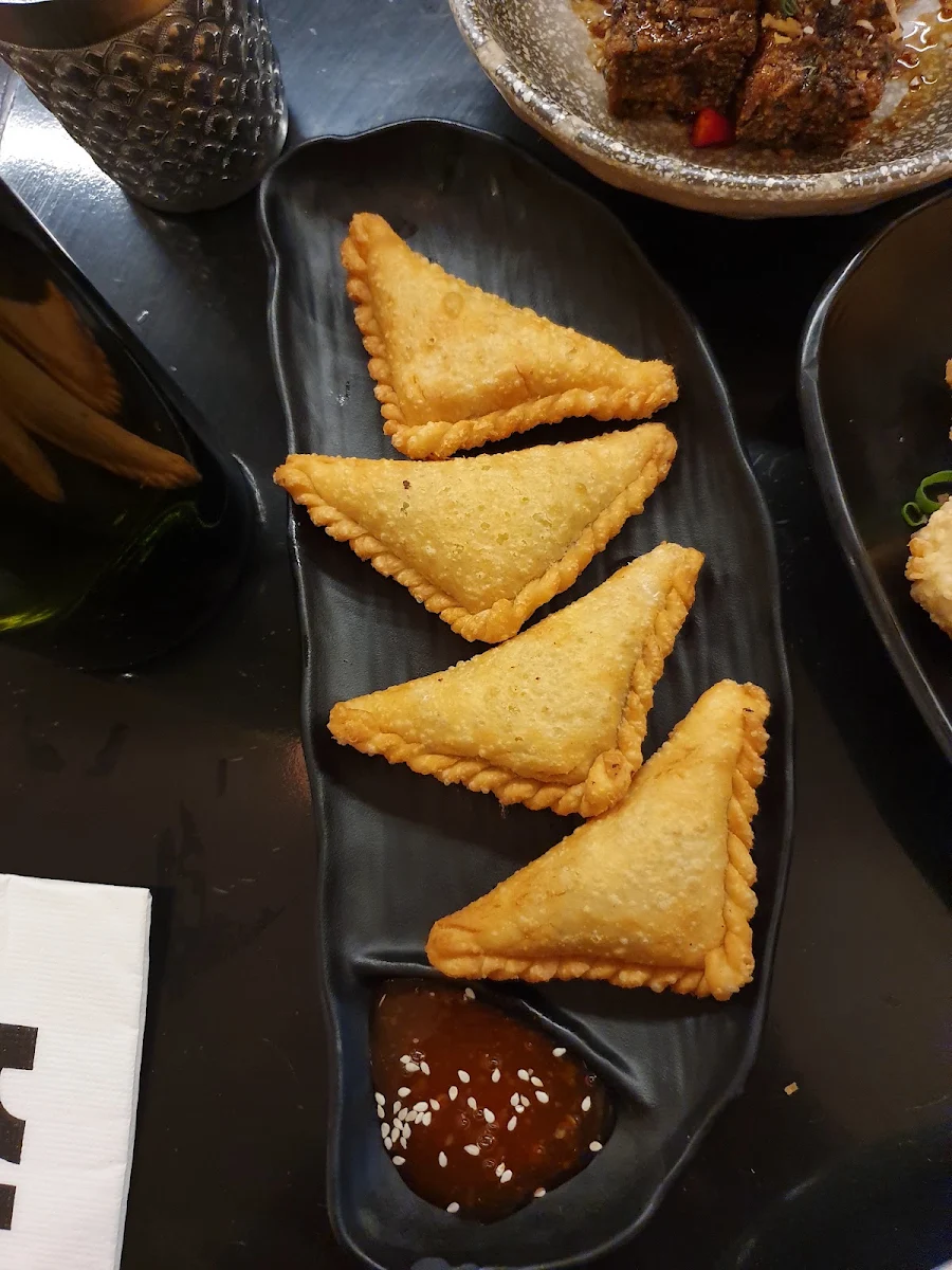 Samosa, Kinn Thai Greenhills