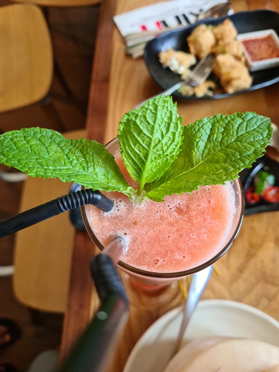 Valentine, Kinn Thai Greenhills
