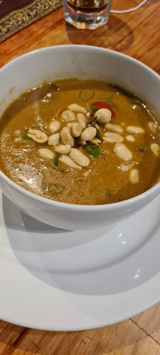 Highlights, Happy Elephant Thai
