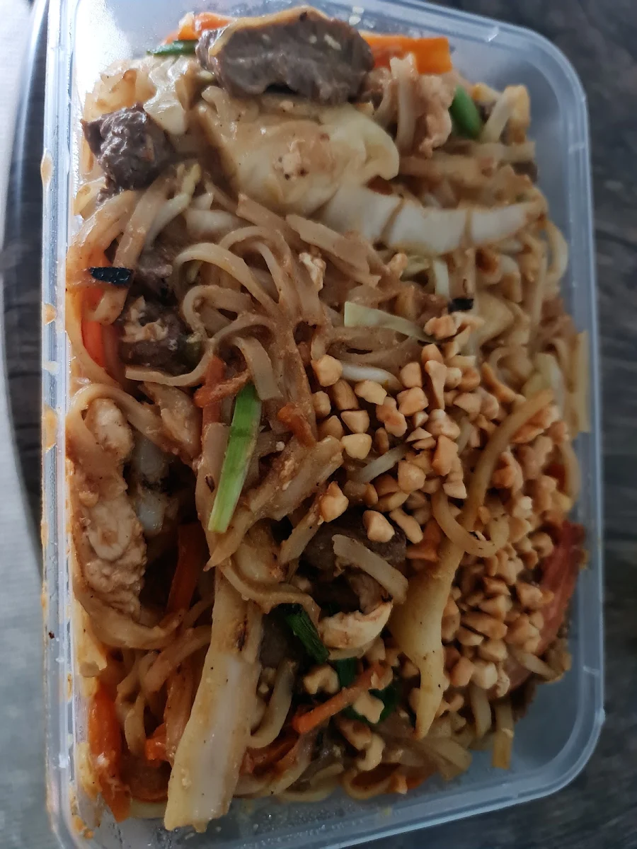 Pad Thai, Happy Elephant Thai