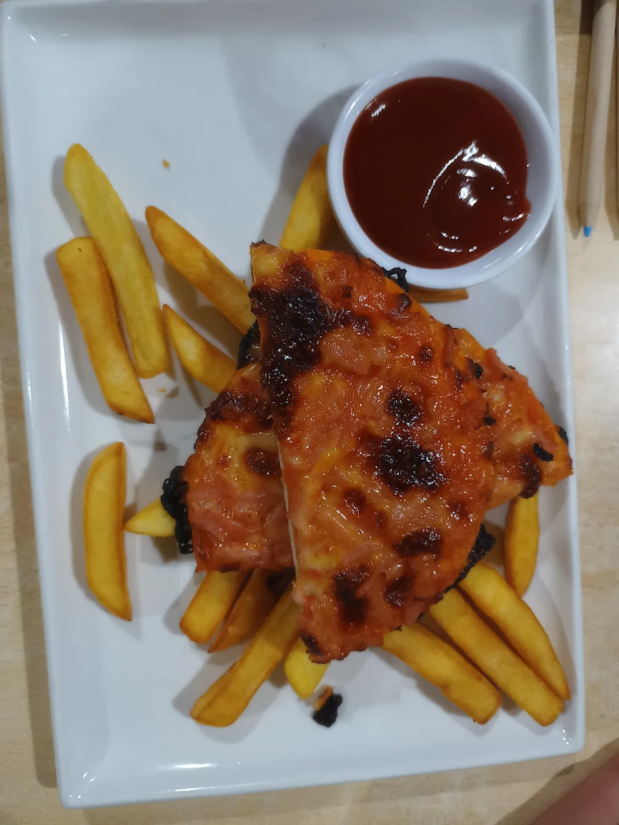 Kids Pizza and Chips
