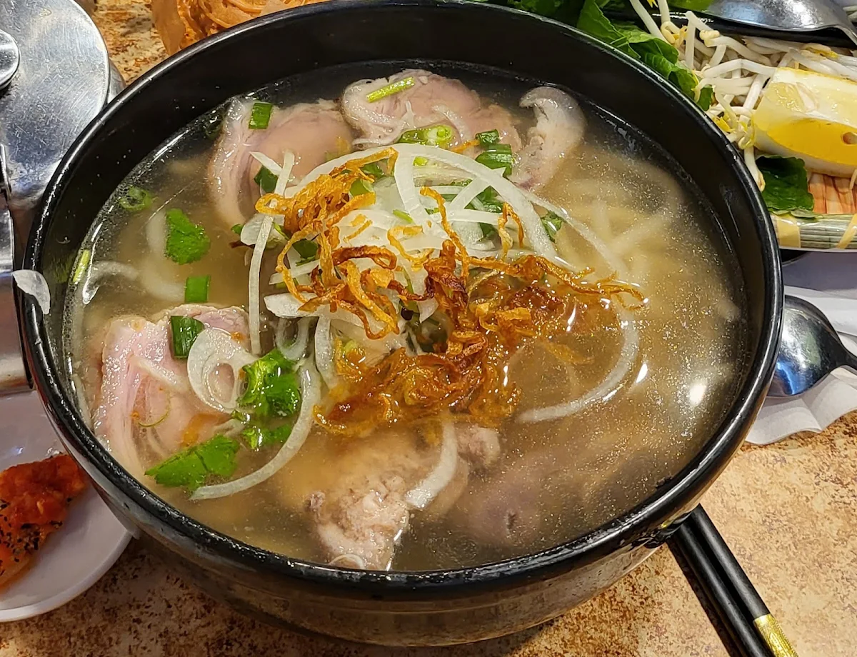 Bánh Canh Giò Heo