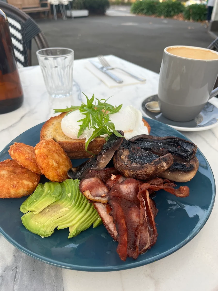 Big Brekky, Montague Park Food Store