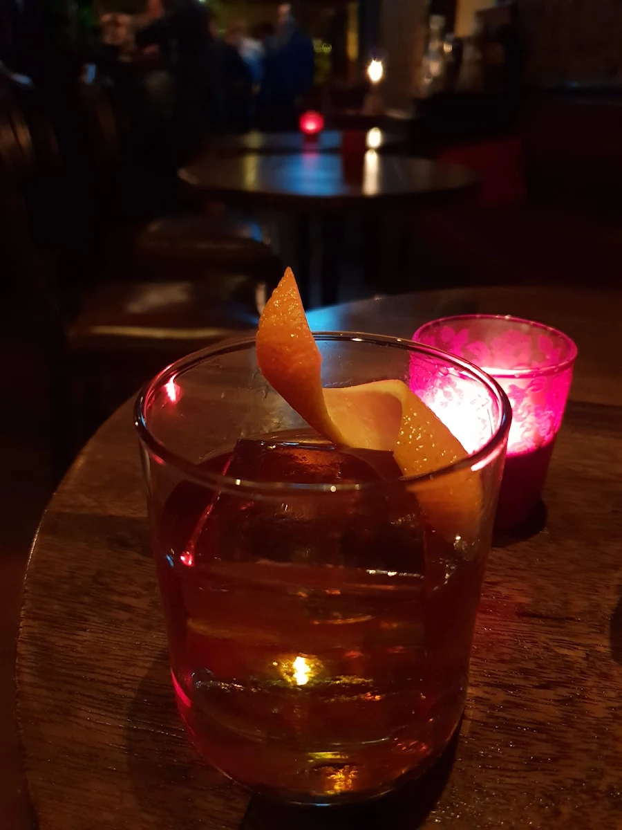 Old Fashioned, Wings And Tins Darlinghurst