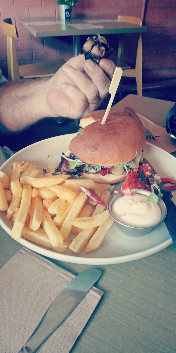 Beef Burger, Agatha's