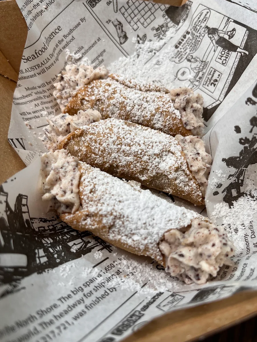 Cannoli Siciliani, Friggitoria