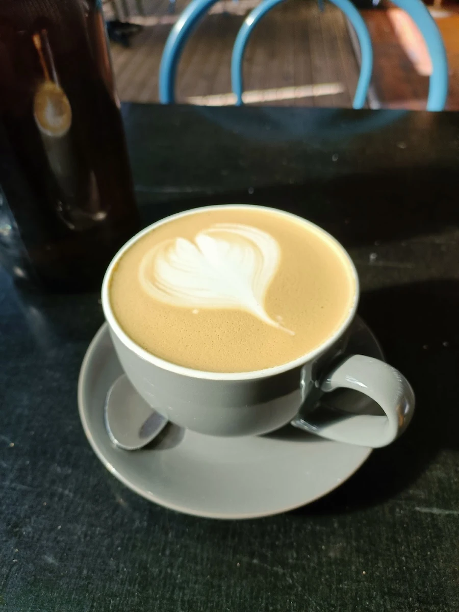 Flat White, 2 Left Sisters