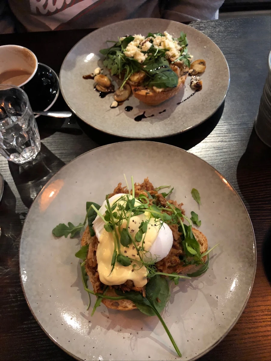 Pulled Pork Benedict, Velvet Espresso