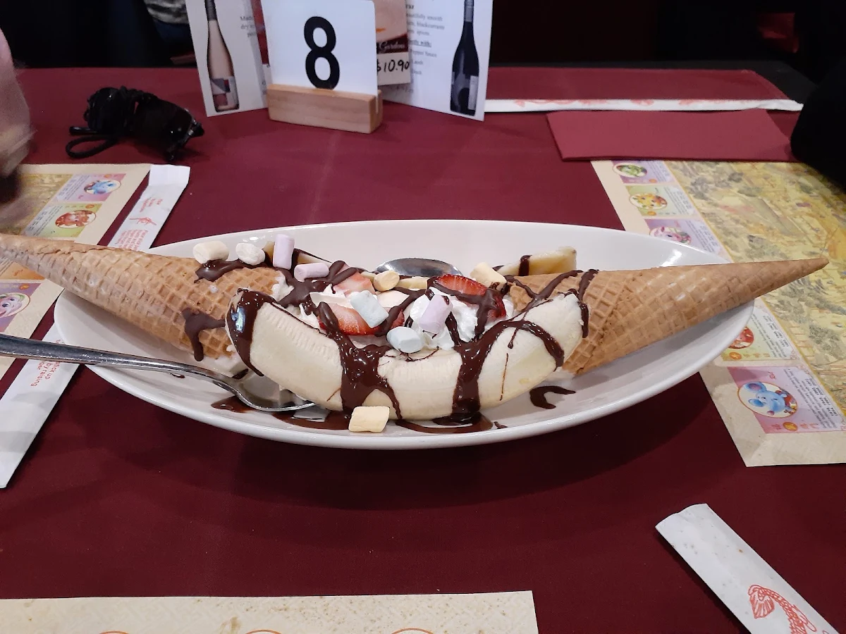 Mega Banana Split