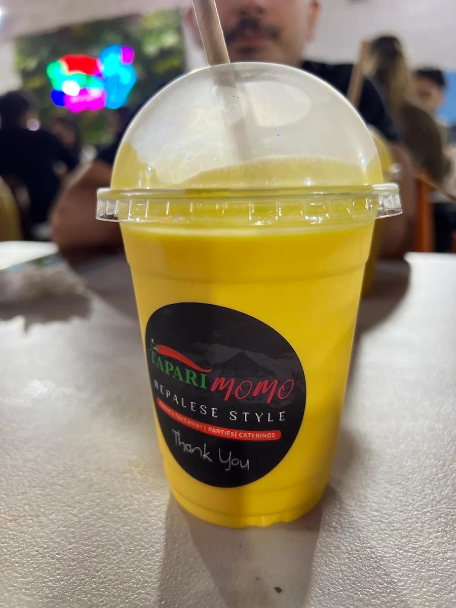 Mango Lassi, Tapari Momo