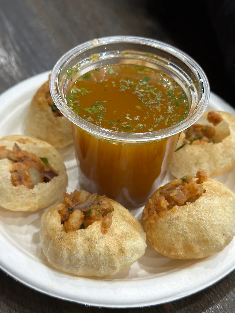 Pani Puri, Tapari Momo