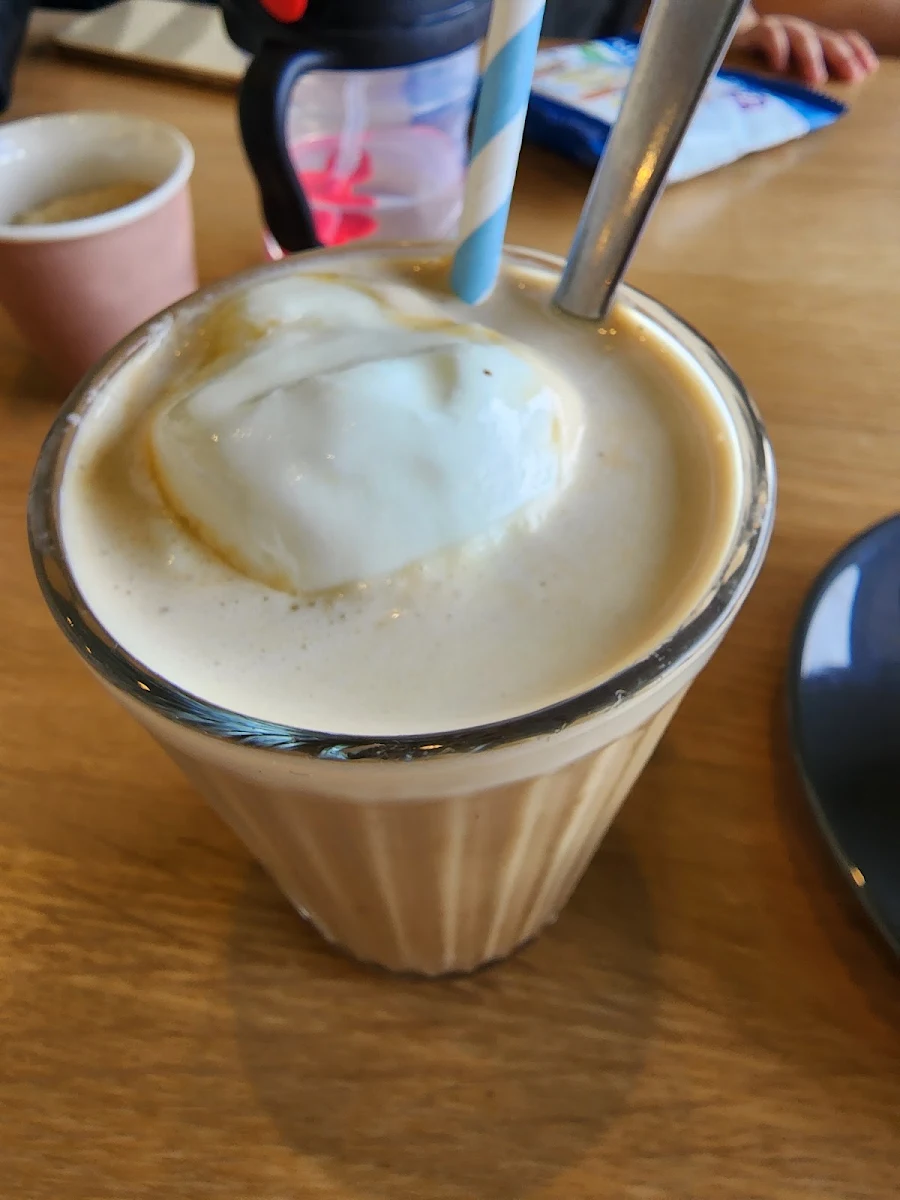 Iced Coffee, Mr Nomane