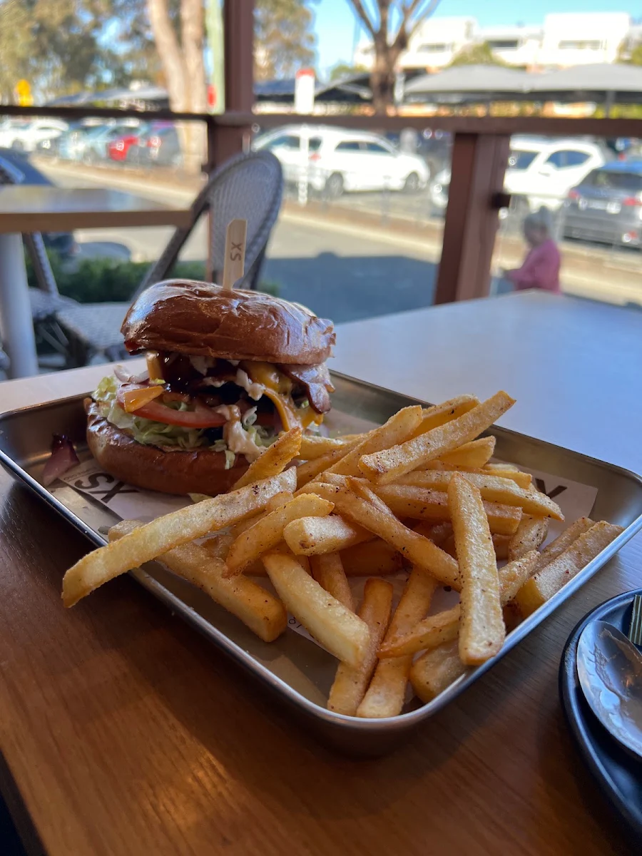 Chicken Burger, XS Espresso Revesby