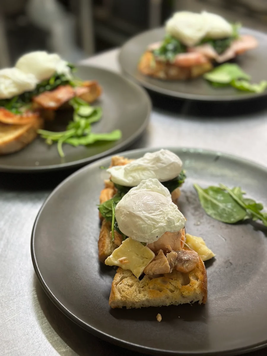 Highlights, Baringa Bar & Cafe