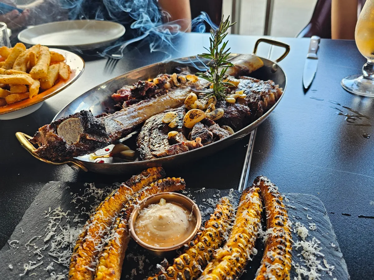 MB2 Tomahawk Steak 1 5 kg Carved Tableside