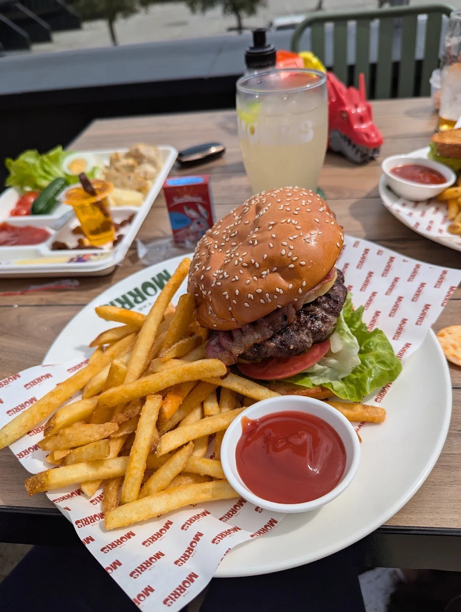 Morris Black Angus Beef Burger