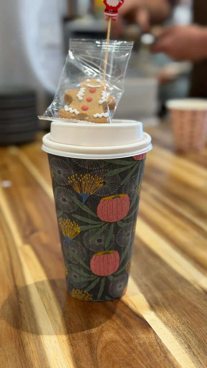 Highlights, 7 & 7 Cafe