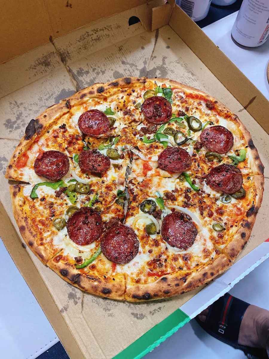 Highlights, Luigi's Pizza Bar