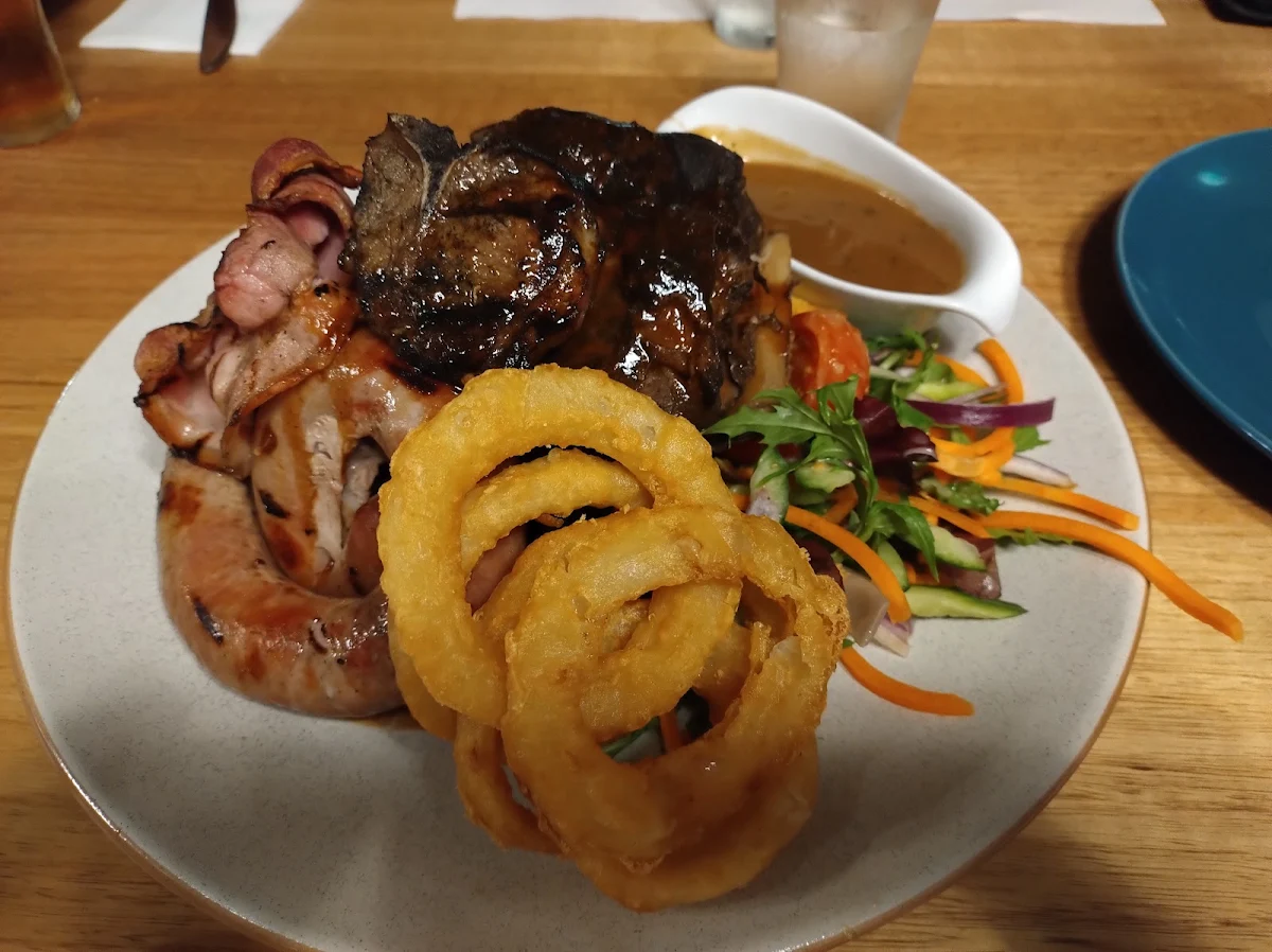 Highlights, Restaurant @ Morayfield Tavern