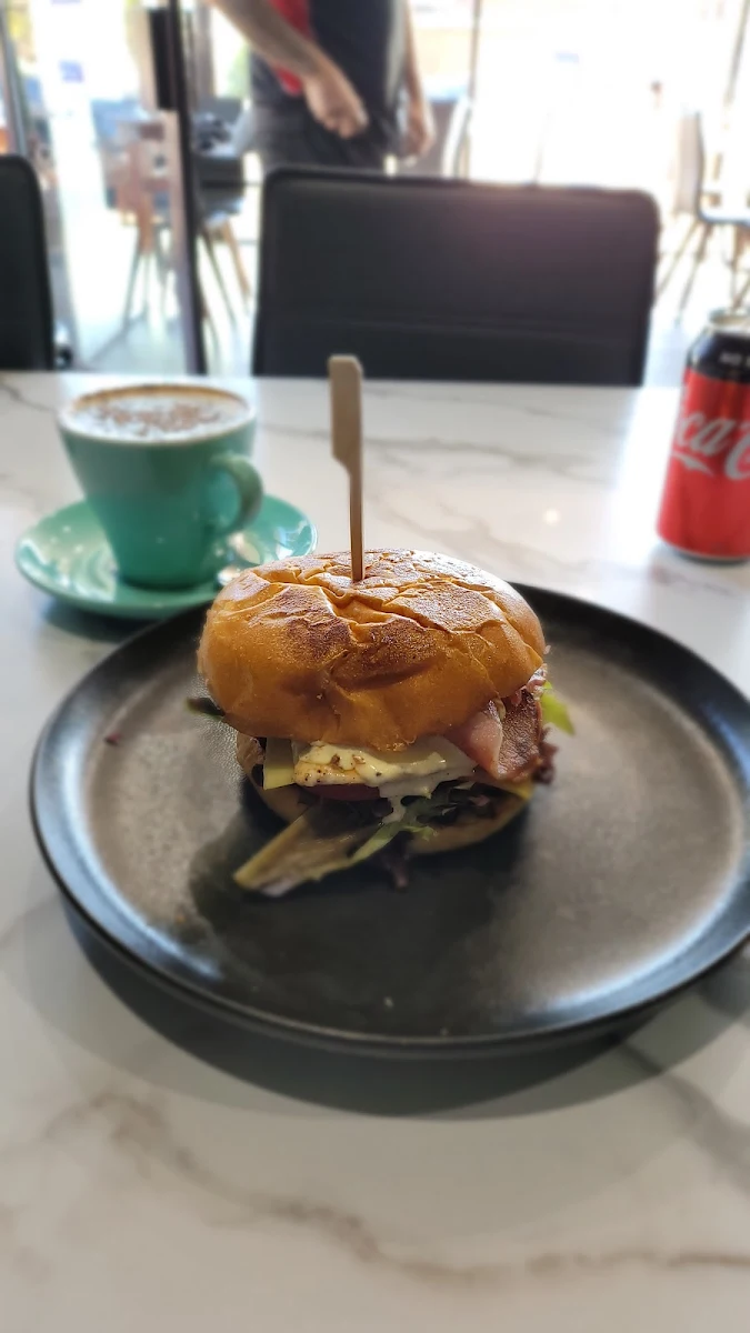 Grilled chicken Chicken Burger