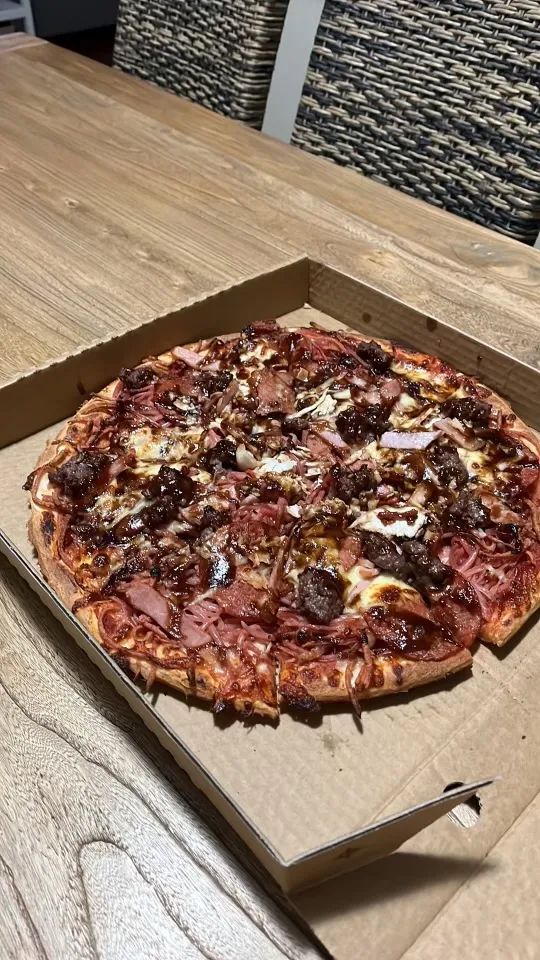 Meat Lover, Beaconsfield Pizza and Pasta