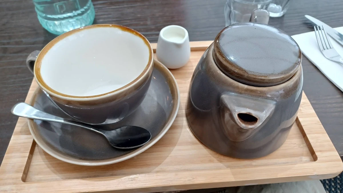 Tea, Pelikan Société