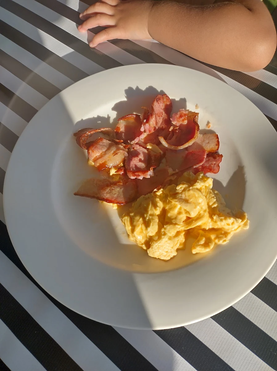 Doc, Cafe 63 Yarrabilba