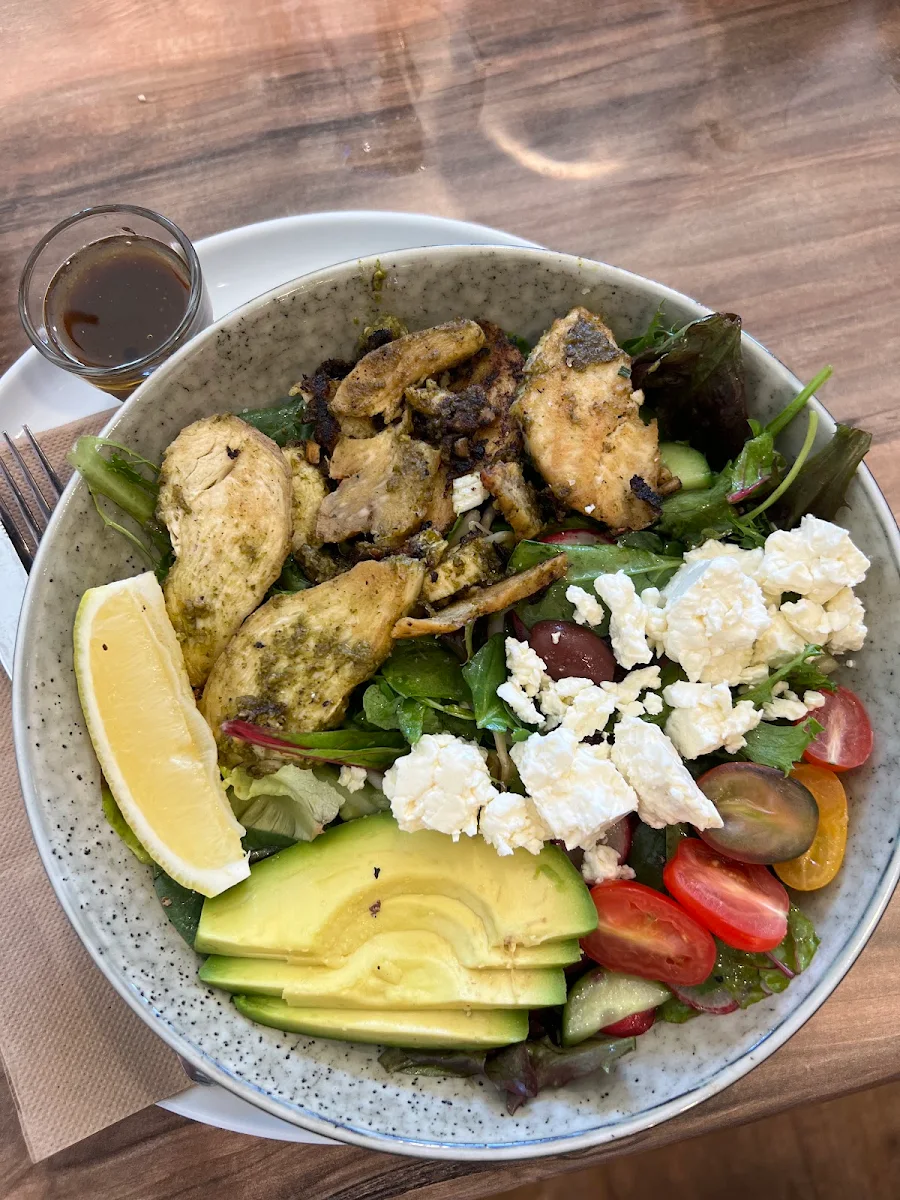 Grilled Chicken Avo Pesto Salad