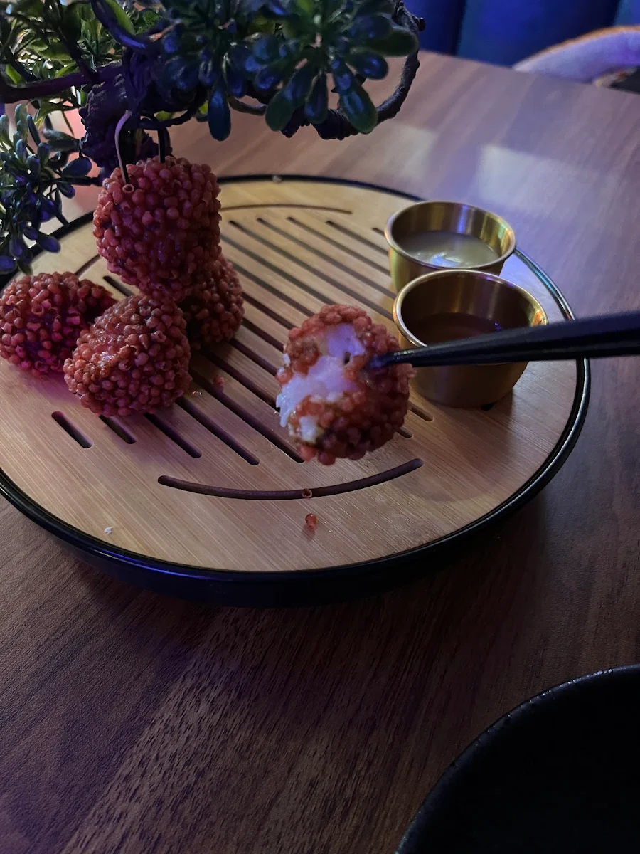 Highlights, Dongsheng restaurant 東昇