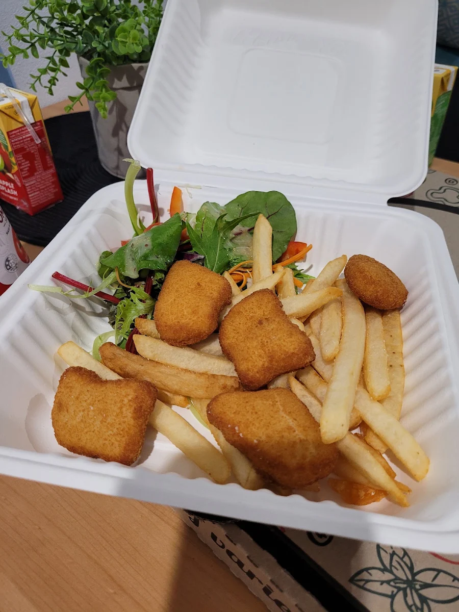 Nuggets, Sandpiper Tavern & Pizzeria