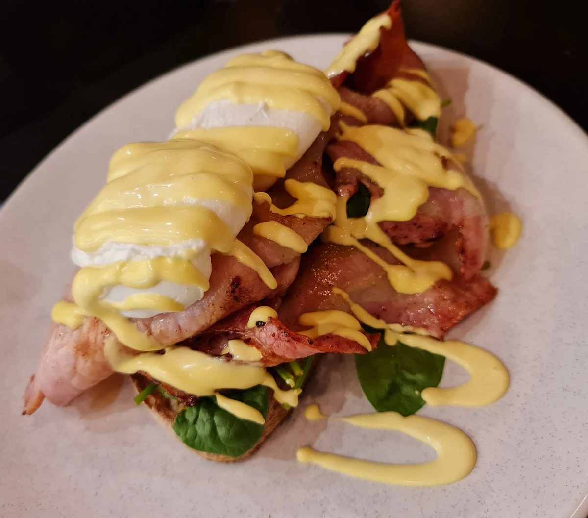 Egg Benedict, Jamaica Blue Mandurah
