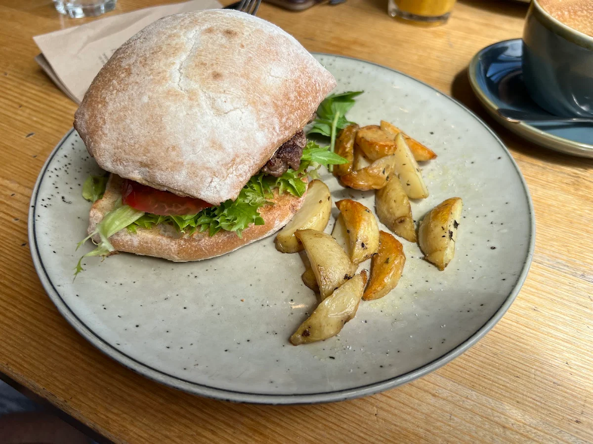 Beef Burger, EightyTwenty Canberra | Braddon Cafe