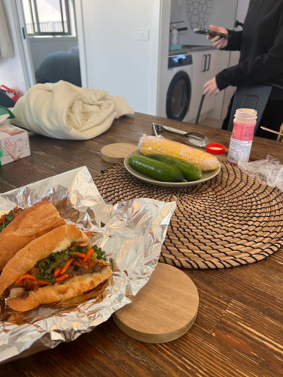 Highlights, Banh mi Phuong 18