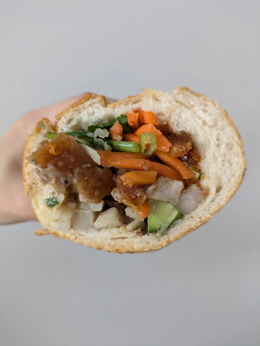 Highlights, Banh mi Phuong 18