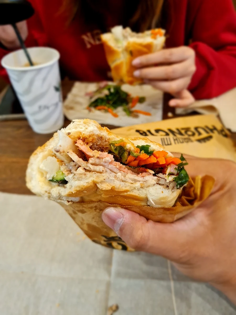 Highlights, Banh mi Phuong 18