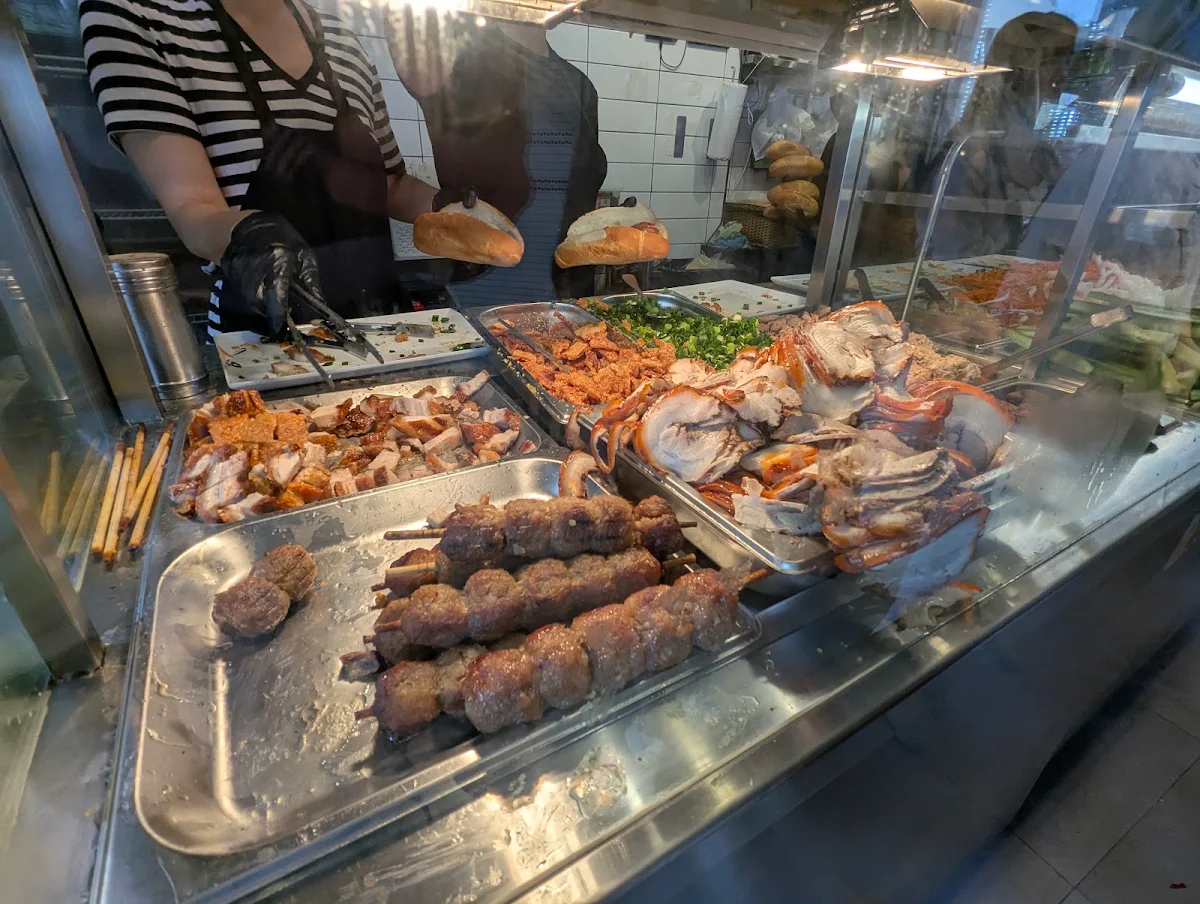 Highlights, Banh mi Phuong 18