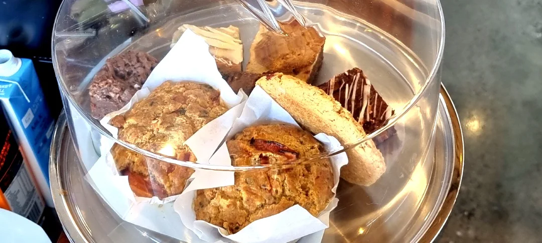 Muffins, Kokomo's Livid Skate Cafe