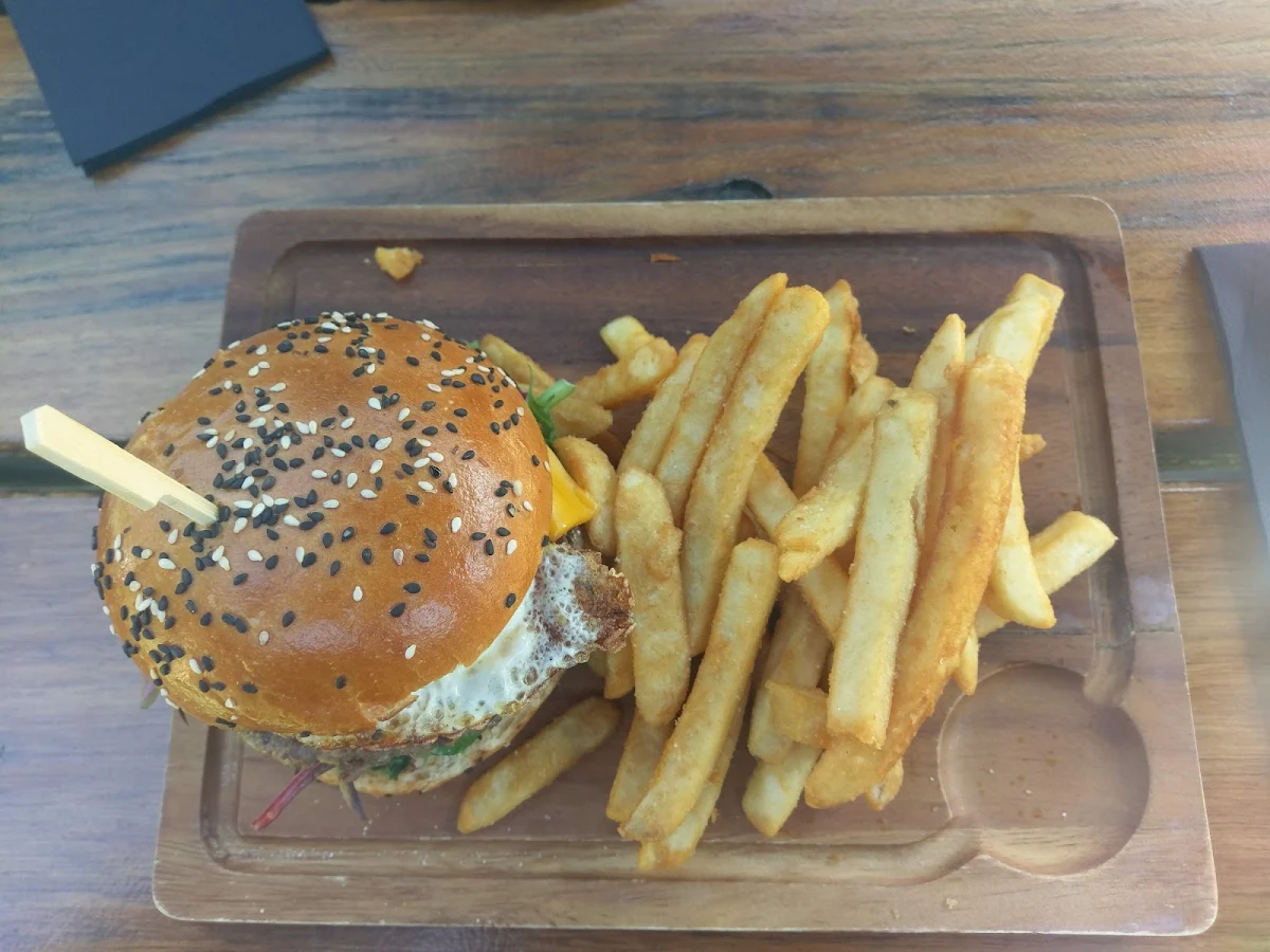 Beef Burger with Chips