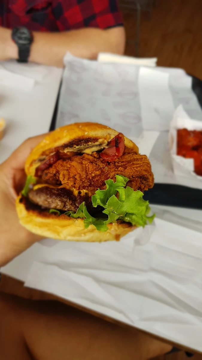 Holy Trinity Burger, Sneaky Burger Albion Park
