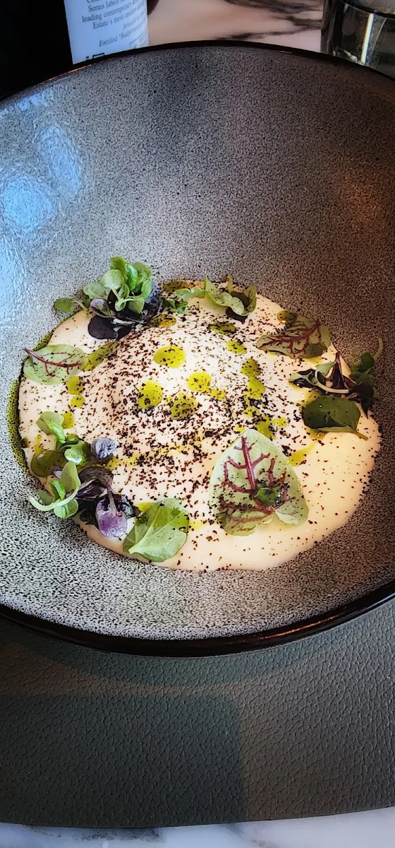 Tomato, Hearth Restaurant & Lounge