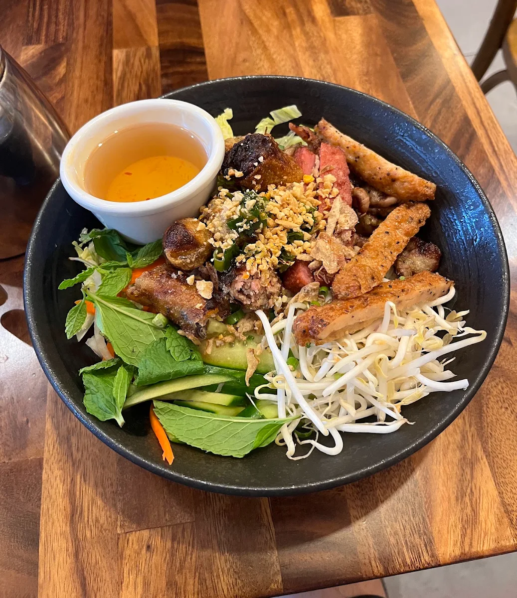 Combination Vermicelli Salad